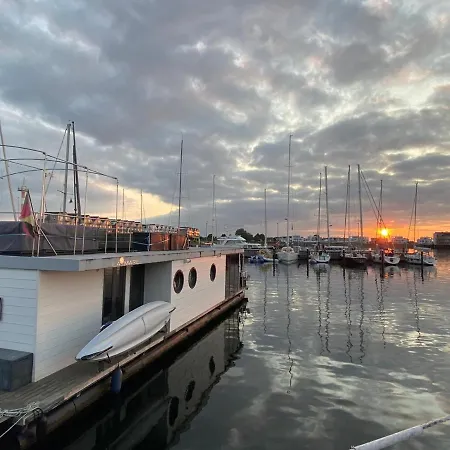 Hausboot Captains Boat Apartman
