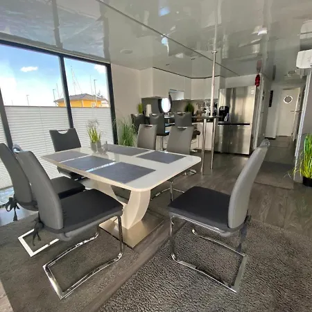 Hausboot Captains Boat Apartman *